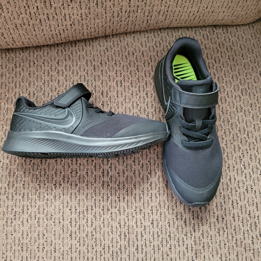 Nike shoes size 3Y